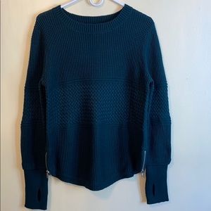 Forest green knitted warm sweater 🧶🌳